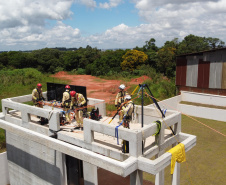 Bombeiros do Paraná participam pela 1ª vez de competição internacional de salvamento em altura