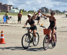 Bombeiros cumprem desafio de 25 km de corrida e pedaladas no Litoral