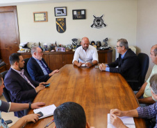 Autoridades políticas fazem visita na Secretaria da Segurança Pública do Paraná