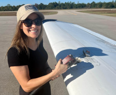 Primeira copiloto mulher da Casa Militar tem brevê para guiar aviões e helicópteros