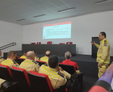 Major do Corpo de Bombeiros apresenta manual de atendimento a pessoas autistas