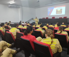 Major do Corpo de Bombeiros apresenta manual de atendimento a pessoas autistas