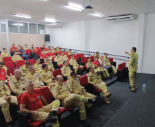 Major do Corpo de Bombeiros apresenta manual de atendimento a pessoas autistas