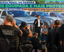 Governador entrega 225 novas viaturas e 1,4 mil coletes balísticos à Polícia Penal