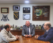Secretário Hudson recebe deputado estadual Evandro Araújo e vereador de Campo Magro Marcio Bosa