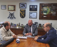 Secretário Hudson recebe deputado estadual Evandro Araújo e vereador de Campo Magro Marcio Bosa