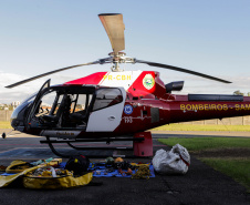 Helicóptero que vai ajudar vítimas das chuvas decola para o Rio Grande do Sul