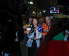 Paraná amplia força-tarefa dos bombeiros no RS e prazo da campanha de arrecadação