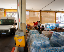 Bombeiros seguem recebendo doações para vítimas do RS e renovam equipe de salvamento