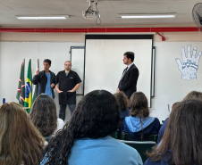 PCPR ministra palestra educativa em escola para surdos na Capital