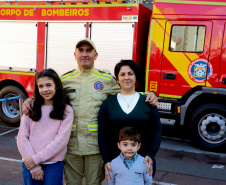Buscas complexas e casos marcantes: bombeiros do Paraná relatam atuação no RS