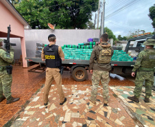 Forças policiais apreendem quatro toneladas e meia de maconha em Guaíra e Altônia