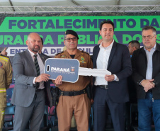Governador entrega 39 veículos e libera R$ 117 milhões para helicópteros e blindados da PM