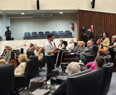 PCPR e Celepar ministram curso para 50 idosos sobre o uso seguro e consciente da internet