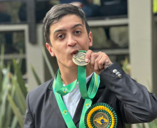 Terapia com cavalos da PMPR colabora na qualidade de vida de pessoas com deficiência