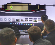 Secretário de Segurança Pública recebe visita da prefeita de Primeiro de Maio na Sesp