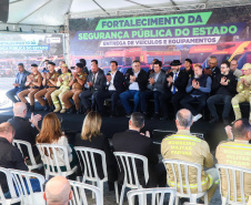 Governador entrega 39 veículos e libera R$ 117 milhões para helicópteros e blindados da PM