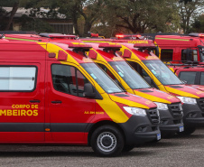 Governador entrega 39 veículos e libera R$ 117 milhões para helicópteros e blindados da PM