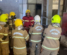 Referência em emergências em silos, Bombeiros do Paraná ministram curso no Acre
