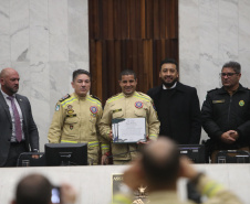 Forças de segurança que atuaram no Rio Grande do Sul são homenageadas na Alep