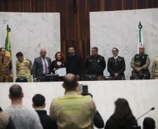 Forças de segurança que atuaram no Rio Grande do Sul são homenageadas na Alep