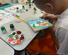 Curso de pintura em tela proporciona conhecimento e resgate social em Penitenciária Industrial de Cascavel