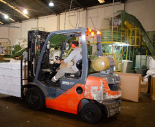 Documentos descartados pela PCPR são reciclados e vão ajudar entidades assistenciais