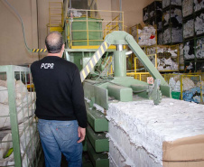 Documentos descartados pela PCPR são reciclados e vão ajudar entidades assistenciais