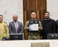 Forças de segurança que atuaram no Rio Grande do Sul são homenageadas na Alep