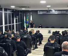 Operação da PCPR em 4 estados mira grupo que lavava dinheiro com lojas de carros e barbearias