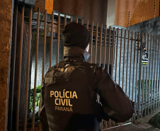 Operação da PCPR em 4 estados mira grupo que lavava dinheiro com lojas de carros e barbearias