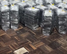 Polícia Militar e Polícia Federal apreendem pasta base de cocaína no terminal de containers de Paranaguá