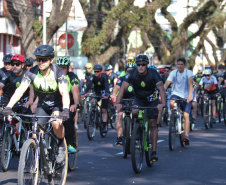 Passeio Ciclístico da Polícia Militar do Paraná atrai mais de 600 participantes
