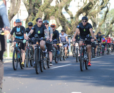 Passeio Ciclístico da Polícia Militar do Paraná atrai mais de 600 participantes
