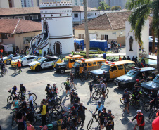 Passeio Ciclístico da Polícia Militar do Paraná atrai mais de 600 participantes