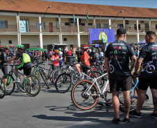 Passeio Ciclístico da Polícia Militar do Paraná atrai mais de 600 participantes