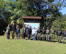 PMPR e SPVS plantam 170 mudas de árvores nativas em celebração ao aniversário da corporação