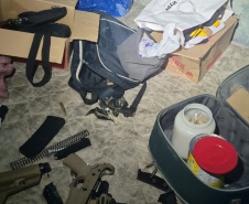 PMPR prende homem com armas e drogas após abordagem em Curitiba
