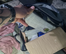 PMPR prende homem com armas e drogas após abordagem em Curitiba