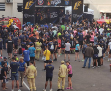 6ª Corrida do Fogo leva mais de duas mil pessoas às ruas de Curitiba