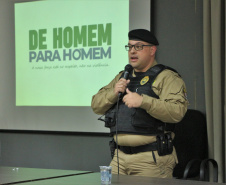 Policiais militares que atuam na Capital participam de palestra sobre o combate à violência contra a mulher