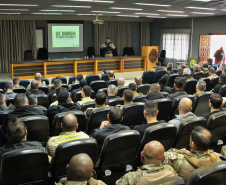 Policiais militares que atuam na Capital participam de palestra sobre o combate à violência contra a mulher