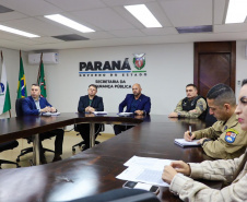 Secretário e comissão discutem melhorias e ampliações de serviços com cães em todo o Paraná