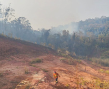 Com volta do calor, Bombeiros reforçam combate a incêndios florestais