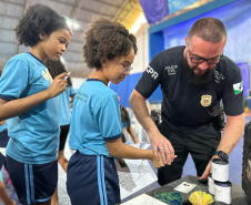  PCPR na Comunidade leva serviços de polícia judiciária à população de Dois VizinhosPCPR na Comunidade leva serviços de polícia judiciária à população de Dois Vizinhos