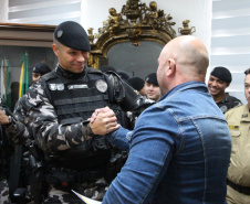 PMPR homenageia policiais do BPRONE por atuação em ocorrência de alto risco