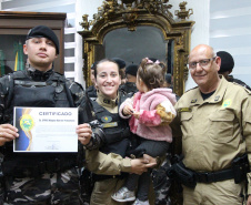 PMPR homenageia policiais do BPRONE por atuação em ocorrência de alto risco