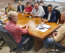Secretário Hudson se reúne com comitiva de Castro