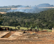 Aviões contratados pelo Estado reforçam combates a dois incêndios em Ponta Grossa