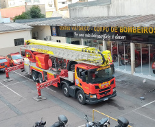Versáteis, plataformas mecânicas evoluíram socorro prestado pelos Bombeiros